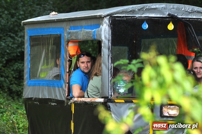 Zdjęcie w galerii na portalu naszraciborz.pl: Przejażdżki drezynami i problem likwidacji linii, czyli piknik drezynowy w Oborze wiadomości z regionu