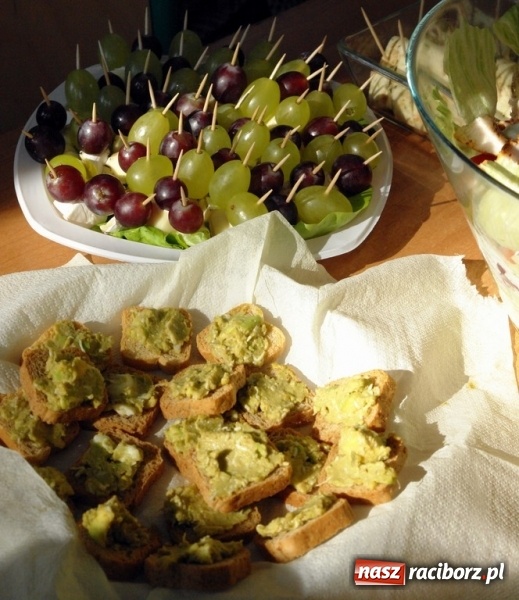 Zdjęcie w galerii na portalu naszraciborz.pl: W ZSOMS wiedzą, że śniadanie daje moc i energię wiadomości z regionu