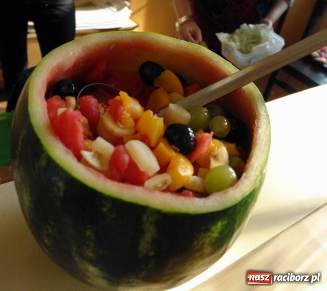 Zdjęcie w galerii na portalu naszraciborz.pl: W ZSOMS wiedzą, że śniadanie daje moc i energię wiadomości z regionu