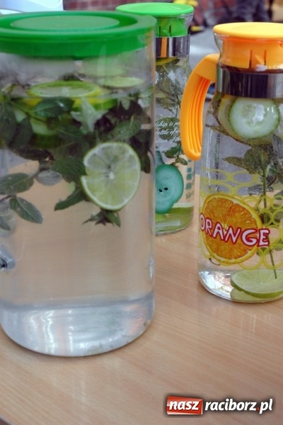 Zdjęcie w galerii na portalu naszraciborz.pl: W ZSOMS wiedzą, że śniadanie daje moc i energię wiadomości z regionu