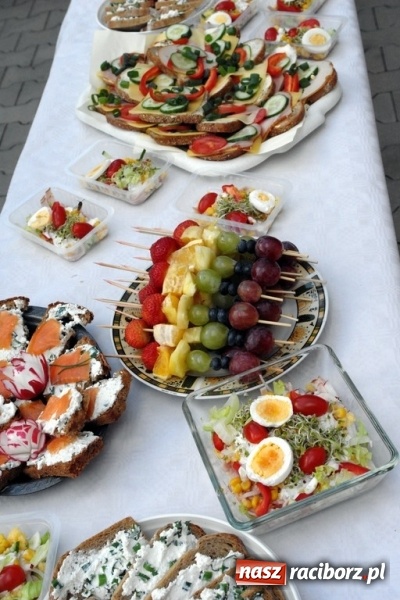 Zdjęcie w galerii na portalu naszraciborz.pl: W ZSOMS wiedzą, że śniadanie daje moc i energię wiadomości z regionu