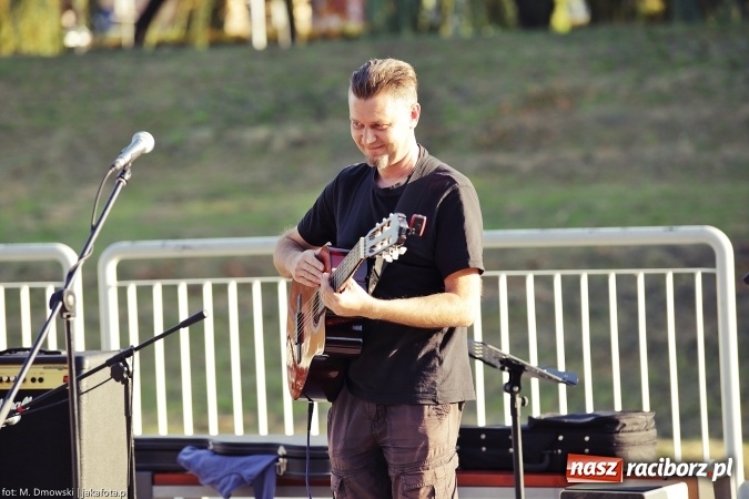 Zdjęcie w galerii na portalu naszraciborz.pl: Piosenka szantowa zabrzmiała na przystani&nbsp; wiadomości z regionu