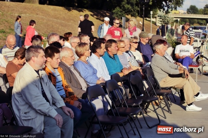 Zdjęcie w galerii na portalu naszraciborz.pl: Piosenka szantowa zabrzmiała na przystani&nbsp; wiadomości z regionu