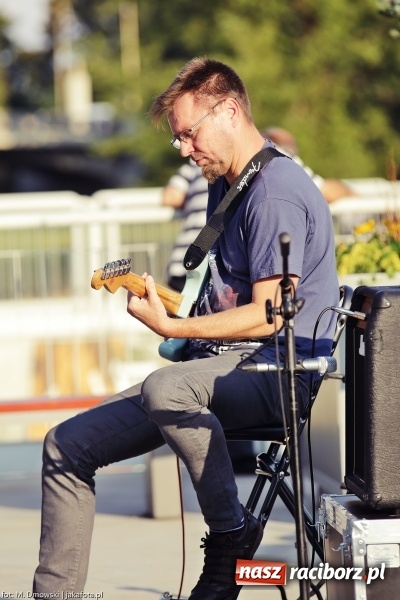 Zdjęcie w galerii na portalu naszraciborz.pl: Piosenka szantowa zabrzmiała na przystani&nbsp; wiadomości z regionu