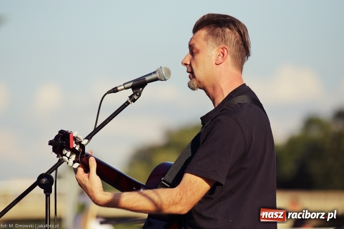 Zdjęcie w galerii na portalu naszraciborz.pl: Piosenka szantowa zabrzmiała na przystani&nbsp; wiadomości z regionu