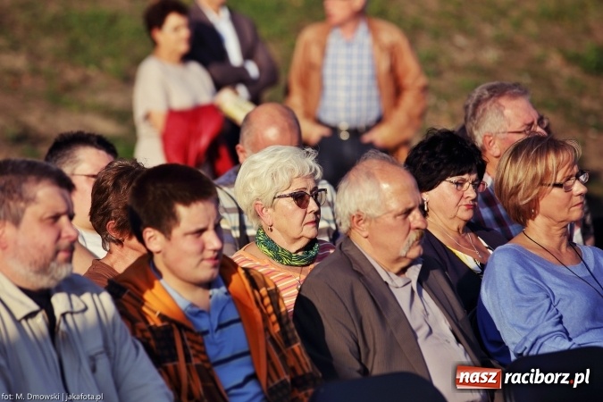 Zdjęcie w galerii na portalu naszraciborz.pl: Piosenka szantowa zabrzmiała na przystani&nbsp; wiadomości z regionu