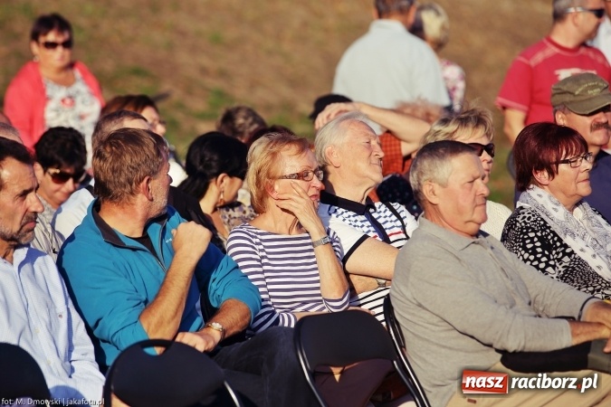 Zdjęcie w galerii na portalu naszraciborz.pl: Piosenka szantowa zabrzmiała na przystani&nbsp; wiadomości z regionu