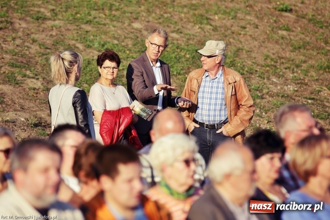Zdjęcie w galerii na portalu naszraciborz.pl: Piosenka szantowa zabrzmiała na przystani&nbsp; wiadomości z regionu