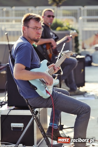 Zdjęcie w galerii na portalu naszraciborz.pl: Piosenka szantowa zabrzmiała na przystani&nbsp; wiadomości z regionu