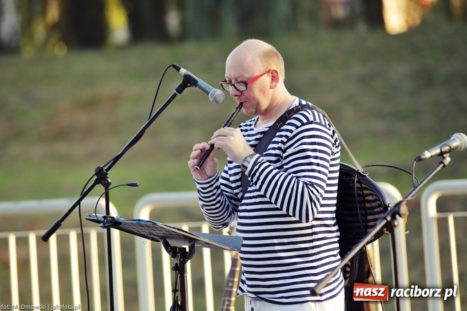 Zdjęcie w galerii na portalu naszraciborz.pl: Piosenka szantowa zabrzmiała na przystani&nbsp; wiadomości z regionu