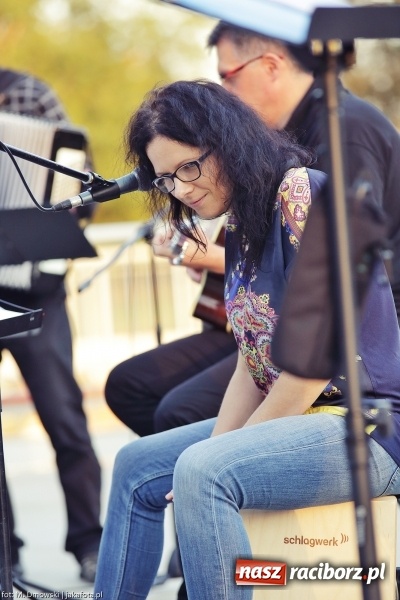 Zdjęcie w galerii na portalu naszraciborz.pl: Piosenka szantowa zabrzmiała na przystani&nbsp; wiadomości z regionu