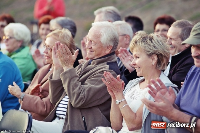 Zdjęcie w galerii na portalu naszraciborz.pl: Piosenka szantowa zabrzmiała na przystani&nbsp; wiadomości z regionu