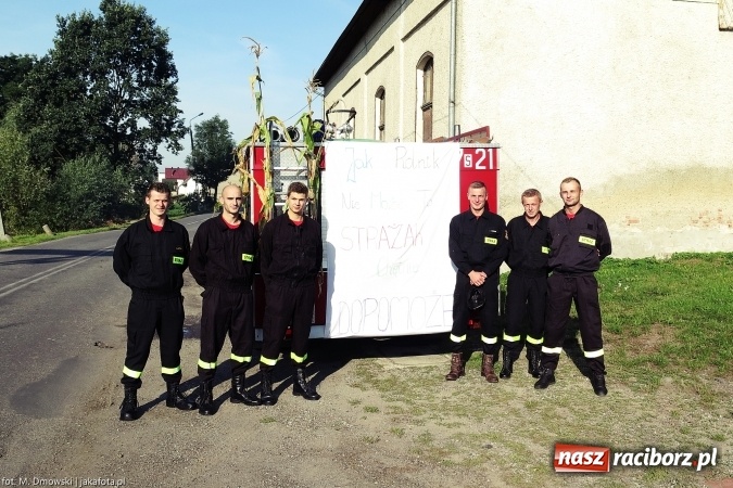 Zdjęcie w galerii na portalu naszraciborz.pl: Dożynki 2015 - parafia Łubowice świętuje w Brzeźnicy wiadomości z regionu