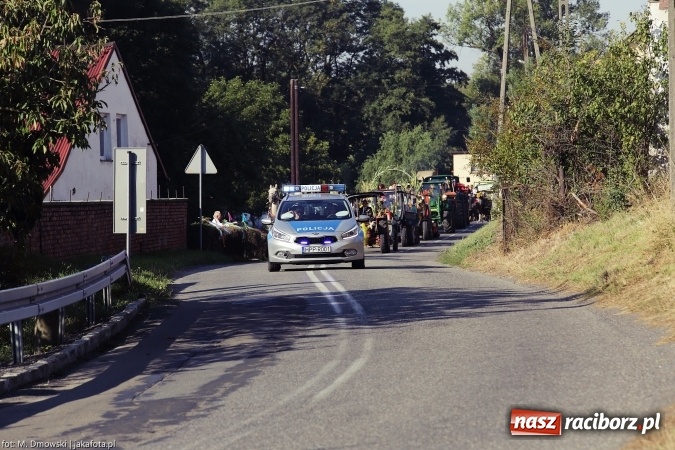 Zdjęcie w galerii na portalu naszraciborz.pl: Dożynki 2015 - parafia Łubowice świętuje w Brzeźnicy wiadomości z regionu