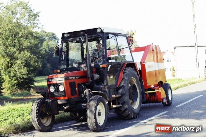 Zdjęcie w galerii na portalu naszraciborz.pl: Dożynki 2015 - parafia Łubowice świętuje w Brzeźnicy wiadomości z regionu