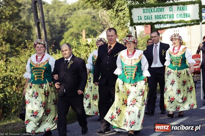 Zdjęcie w galerii na portalu naszraciborz.pl: Dożynki 2015 - parafia Łubowice świętuje w Brzeźnicy wiadomości z regionu