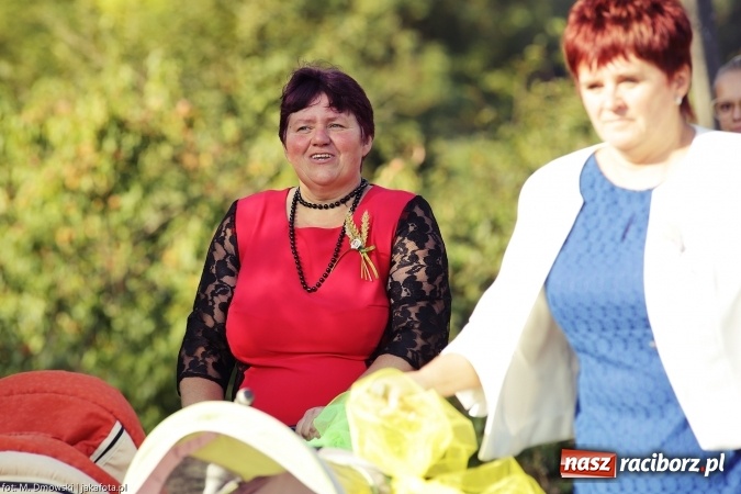 Zdjęcie w galerii na portalu naszraciborz.pl: Dożynki 2015 - parafia Łubowice świętuje w Brzeźnicy wiadomości z regionu