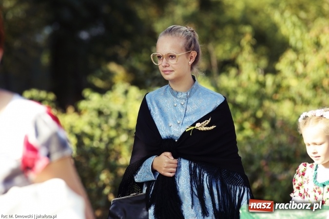 Zdjęcie w galerii na portalu naszraciborz.pl: Dożynki 2015 - parafia Łubowice świętuje w Brzeźnicy wiadomości z regionu