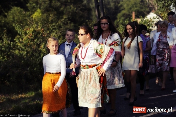 Zdjęcie w galerii na portalu naszraciborz.pl: Dożynki 2015 - parafia Łubowice świętuje w Brzeźnicy wiadomości z regionu