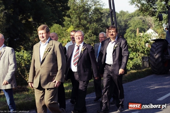 Zdjęcie w galerii na portalu naszraciborz.pl: Dożynki 2015 - parafia Łubowice świętuje w Brzeźnicy wiadomości z regionu