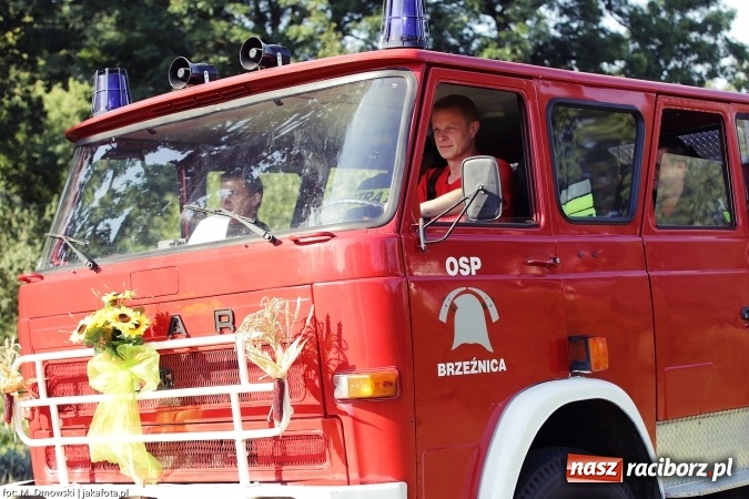 Zdjęcie w galerii na portalu naszraciborz.pl: Dożynki 2015 - parafia Łubowice świętuje w Brzeźnicy wiadomości z regionu