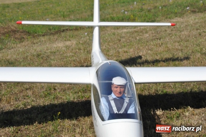 Zdjęcie w galerii na portalu naszraciborz.pl: Raciborskie Air-Show nad Ulgą wiadomości z regionu