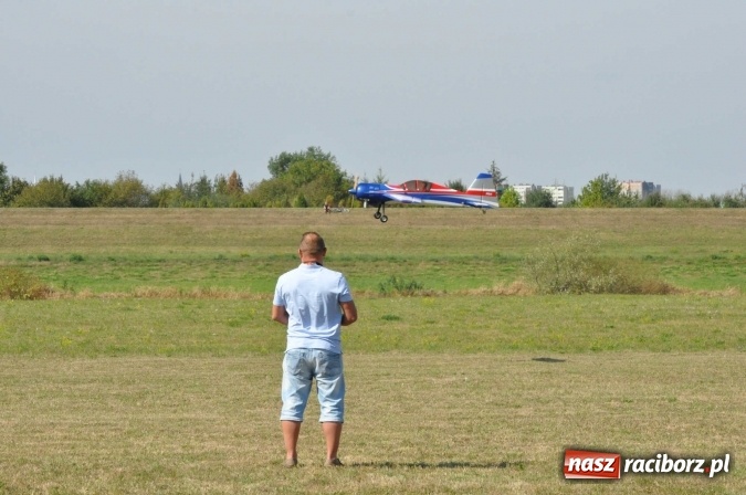 Zdjęcie w galerii na portalu naszraciborz.pl: Raciborskie Air-Show nad Ulgą wiadomości z regionu