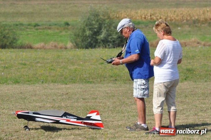 Zdjęcie w galerii na portalu naszraciborz.pl: Raciborskie Air-Show nad Ulgą wiadomości z regionu
