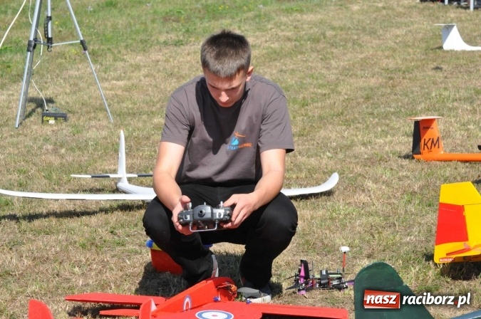 Zdjęcie w galerii na portalu naszraciborz.pl: Raciborskie Air-Show nad Ulgą wiadomości z regionu