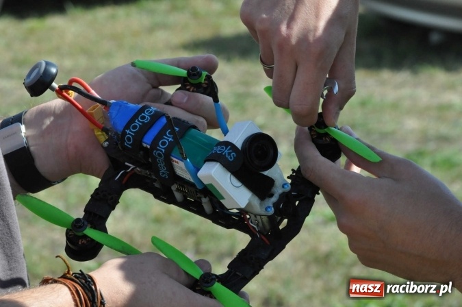 Zdjęcie w galerii na portalu naszraciborz.pl: Raciborskie Air-Show nad Ulgą wiadomości z regionu