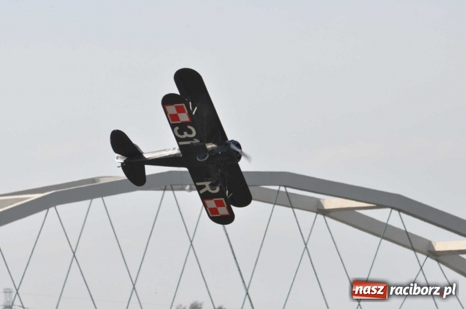 Zdjęcie w galerii na portalu naszraciborz.pl: Raciborskie Air-Show nad Ulgą wiadomości z regionu