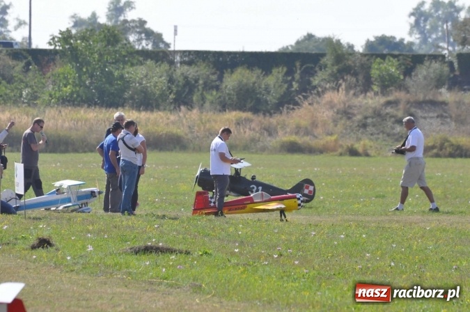 Zdjęcie w galerii na portalu naszraciborz.pl: Raciborskie Air-Show nad Ulgą wiadomości z regionu