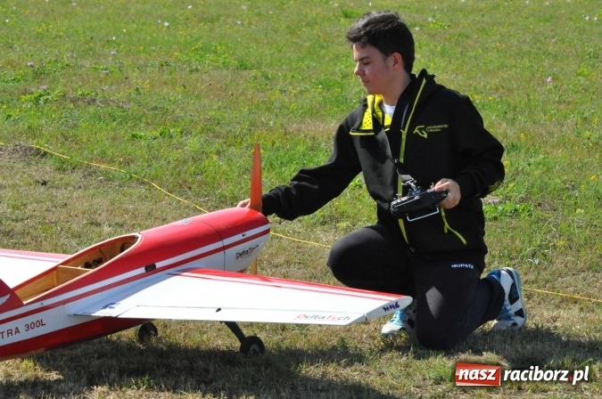 Zdjęcie w galerii na portalu naszraciborz.pl: Raciborskie Air-Show nad Ulgą wiadomości z regionu