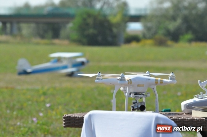 Zdjęcie w galerii na portalu naszraciborz.pl: Raciborskie Air-Show nad Ulgą wiadomości z regionu