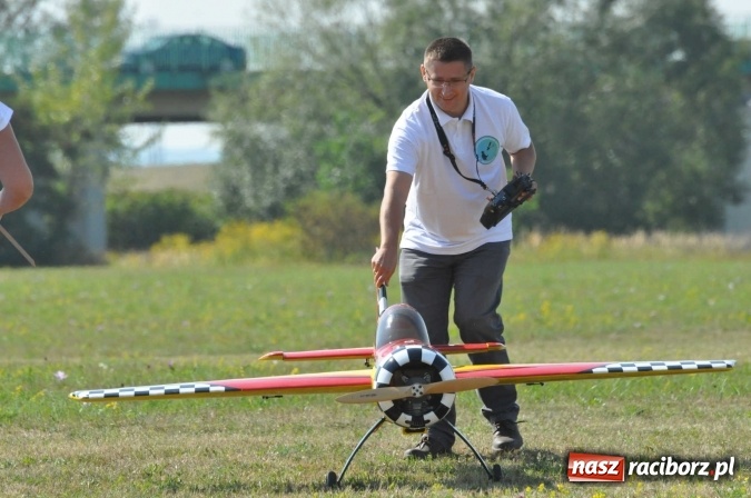 Zdjęcie w galerii na portalu naszraciborz.pl: Raciborskie Air-Show nad Ulgą wiadomości z regionu