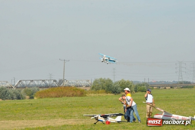 Zdjęcie w galerii na portalu naszraciborz.pl: Raciborskie Air-Show nad Ulgą wiadomości z regionu