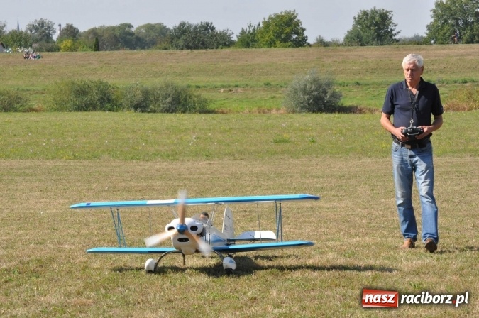 Zdjęcie w galerii na portalu naszraciborz.pl: Raciborskie Air-Show nad Ulgą wiadomości z regionu