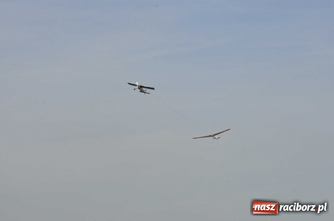 Zdjęcie w galerii na portalu naszraciborz.pl: Raciborskie Air-Show nad Ulgą wiadomości z regionu