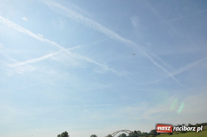 Zdjęcie w galerii na portalu naszraciborz.pl: Raciborskie Air-Show nad Ulgą wiadomości z regionu