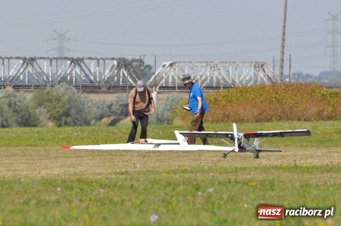 Zdjęcie w galerii na portalu naszraciborz.pl: Raciborskie Air-Show nad Ulgą wiadomości z regionu