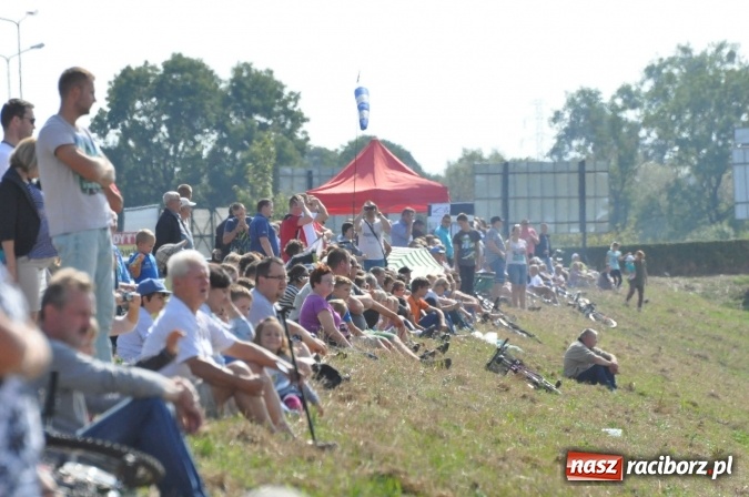 Zdjęcie w galerii na portalu naszraciborz.pl: Raciborskie Air-Show nad Ulgą wiadomości z regionu