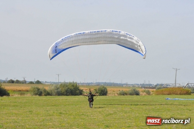 Zdjęcie w galerii na portalu naszraciborz.pl: Raciborskie Air-Show nad Ulgą wiadomości z regionu
