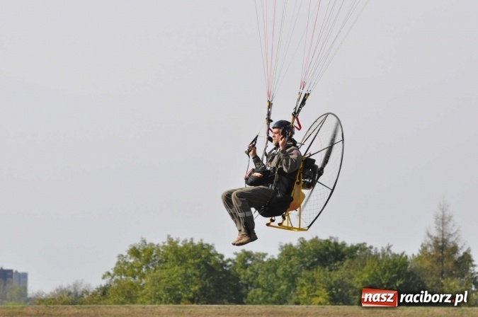 Zdjęcie w galerii na portalu naszraciborz.pl: Raciborskie Air-Show nad Ulgą wiadomości z regionu