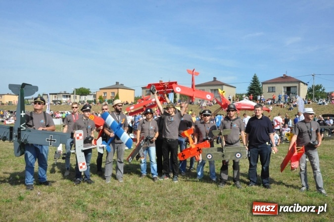 Zdjęcie w galerii na portalu naszraciborz.pl: Raciborskie Air-Show nad Ulgą wiadomości z regionu