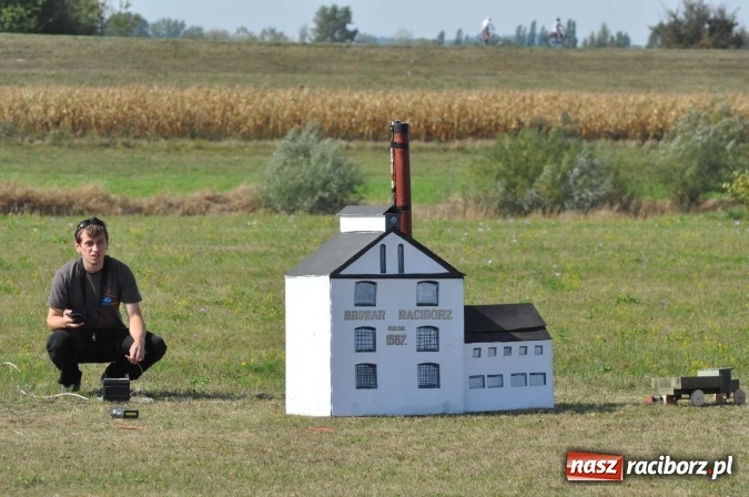 Zdjęcie w galerii na portalu naszraciborz.pl: Raciborskie Air-Show nad Ulgą wiadomości z regionu