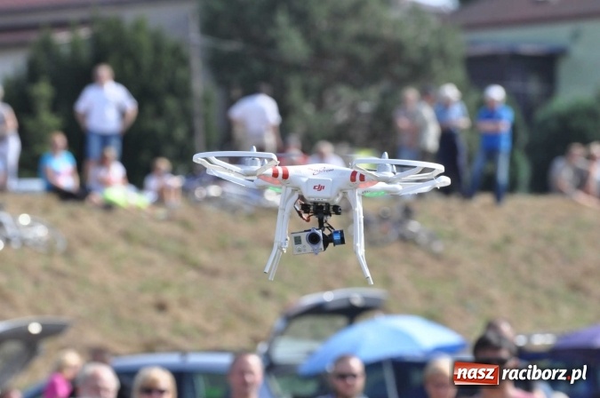 Zdjęcie w galerii na portalu naszraciborz.pl: Raciborskie Air-Show nad Ulgą wiadomości z regionu