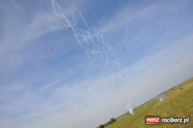 Zdjęcie w galerii na portalu naszraciborz.pl: Raciborskie Air-Show nad Ulgą wiadomości z regionu
