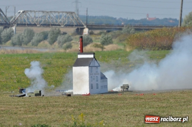 Zdjęcie w galerii na portalu naszraciborz.pl: Raciborskie Air-Show nad Ulgą wiadomości z regionu