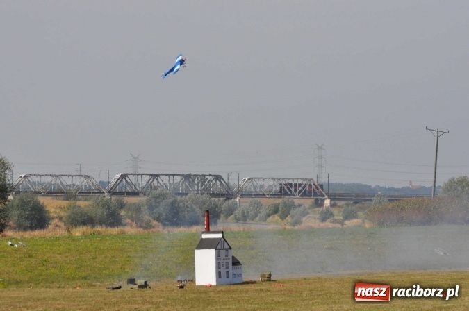 Zdjęcie w galerii na portalu naszraciborz.pl: Raciborskie Air-Show nad Ulgą wiadomości z regionu