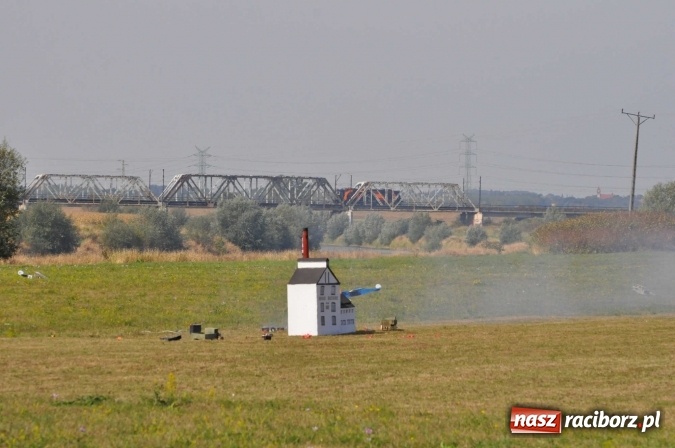 Zdjęcie w galerii na portalu naszraciborz.pl: Raciborskie Air-Show nad Ulgą wiadomości z regionu